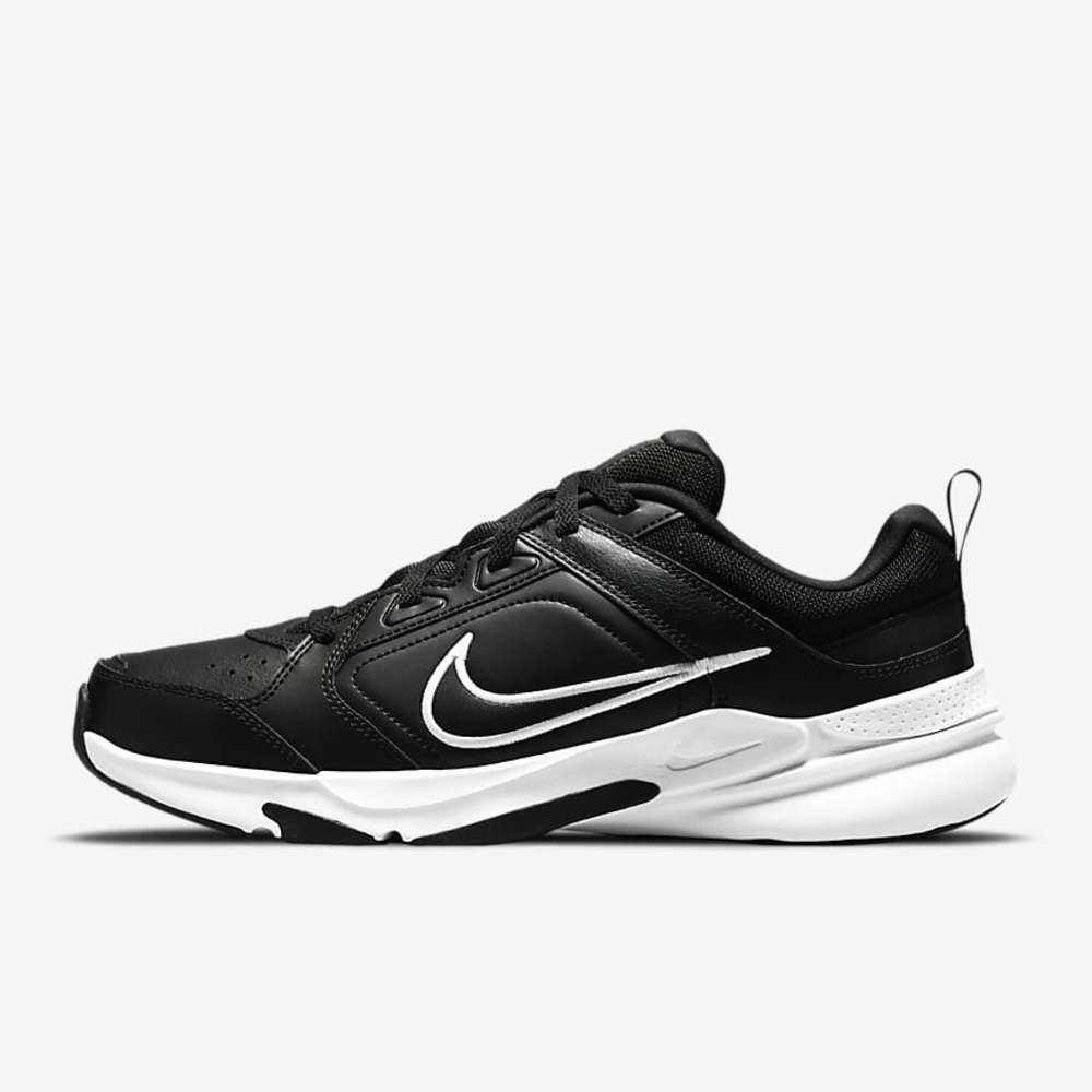 NEW IN BOX Nike Defy All Day Men's Training With Traction Shoes Multiple Sizes - Picture 3 of 8